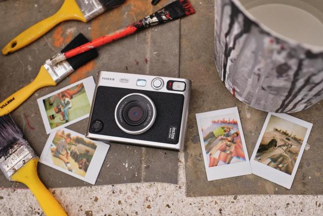 The new instax mini Evo Hybrid instant camera – a must have for your family.