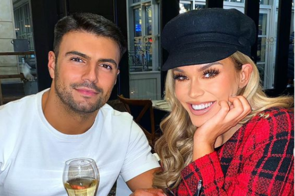 Reality star Vicky Pattison shares engagement joy & shows off her stunning ring