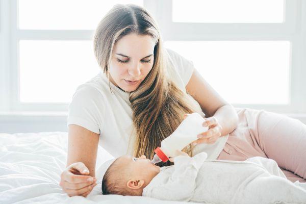 Feeding your baby: what to feed them and when to start