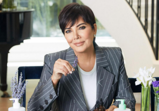 Kris Jenner looks stunning after showcasing latest haircut