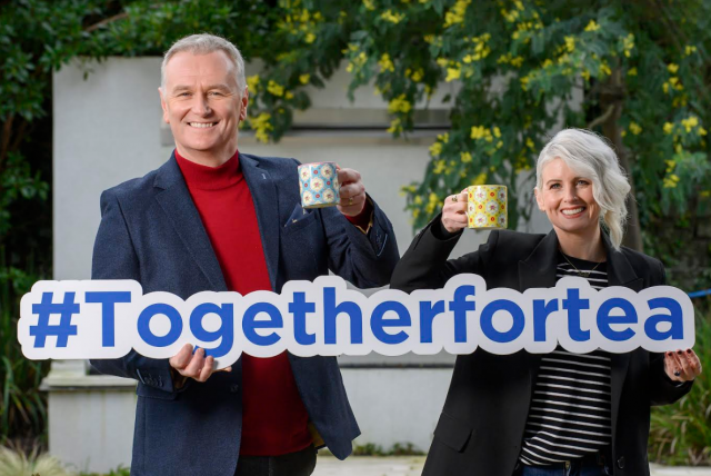 Dáithí Ó Sé & Sinead Kennedy invite you to the Alzheimer’s Tea Day this May.