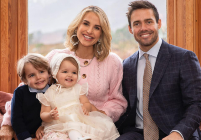 Vogue Williams treats the kids to a day at the zoo