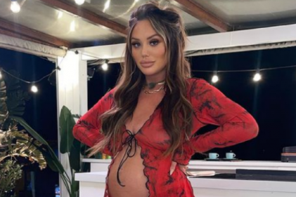 Charlotte Crosby shares ‘bumpdate’ snap while enjoying genius gift from boyfriend 