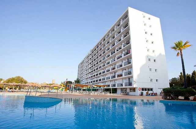 Breaking: Irish girl (7) dies after tragic incident in Spanish hotel pool.