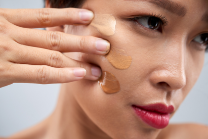 Calling all oily skin gals! These are our best foundations to keep your look in place all day