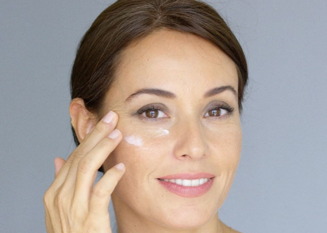 The Remescar range delivers clinically proven results for wrinkles, pores, eye bags & dark circles