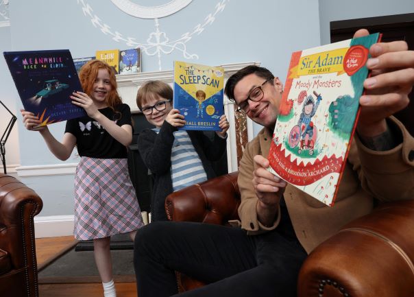 Children’s author Niall Breslin encourages children to take part in Specsavers short story competition