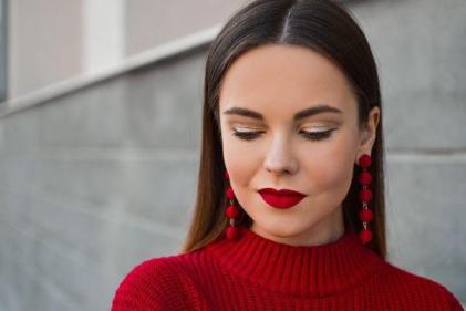 5 stunning Christmas makeup looks that will get you into the party spirit 