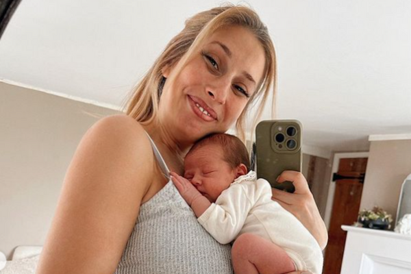 Fans get emotional over Stacey Solomon’s first family photo with baby Belle