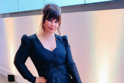 Hollyoaks star Jessica Fox praised for honesty about postpartum body positivity 