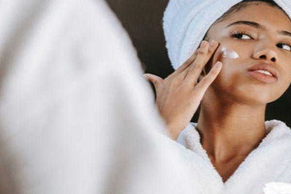 How to keep re-applying your SPF throughout the day while wearing makeup
