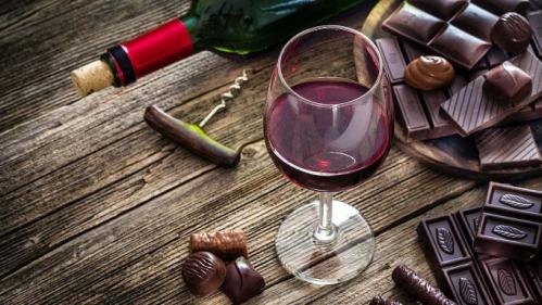 Get your taste buds tingling with these wine & chocolate pairings for Easter