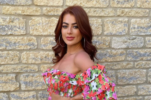 Love Island star Jessica Hayes reveals gender of baby with help of son in sweet video