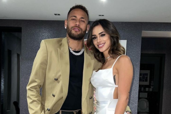 Footballer Neymar announces he & his girlfriend Bruna are expecting first child together 