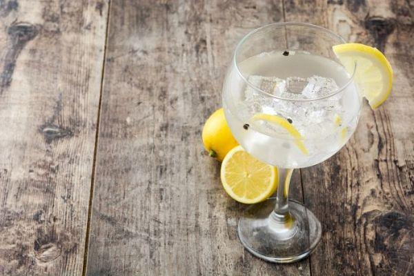 Drinking gin can ease hayfever symptoms, according to science