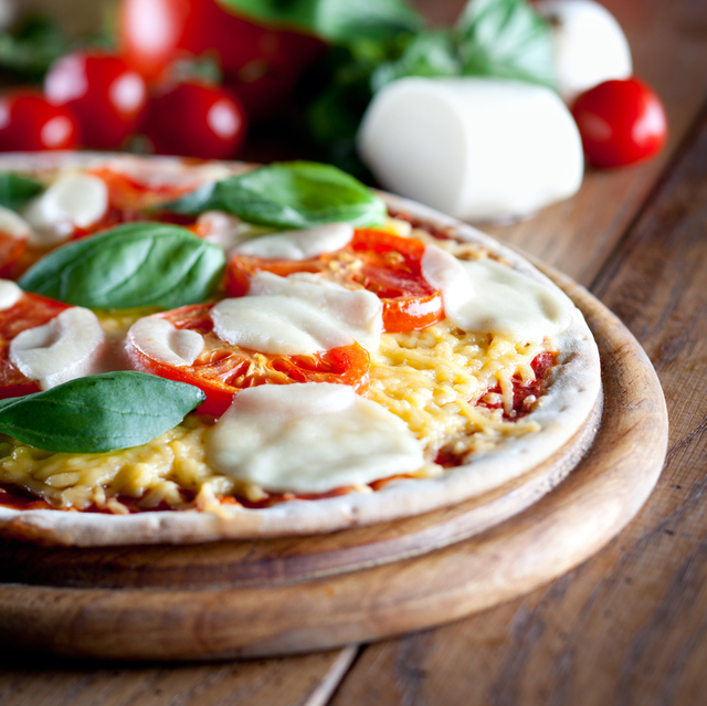 Easy pizza margherita