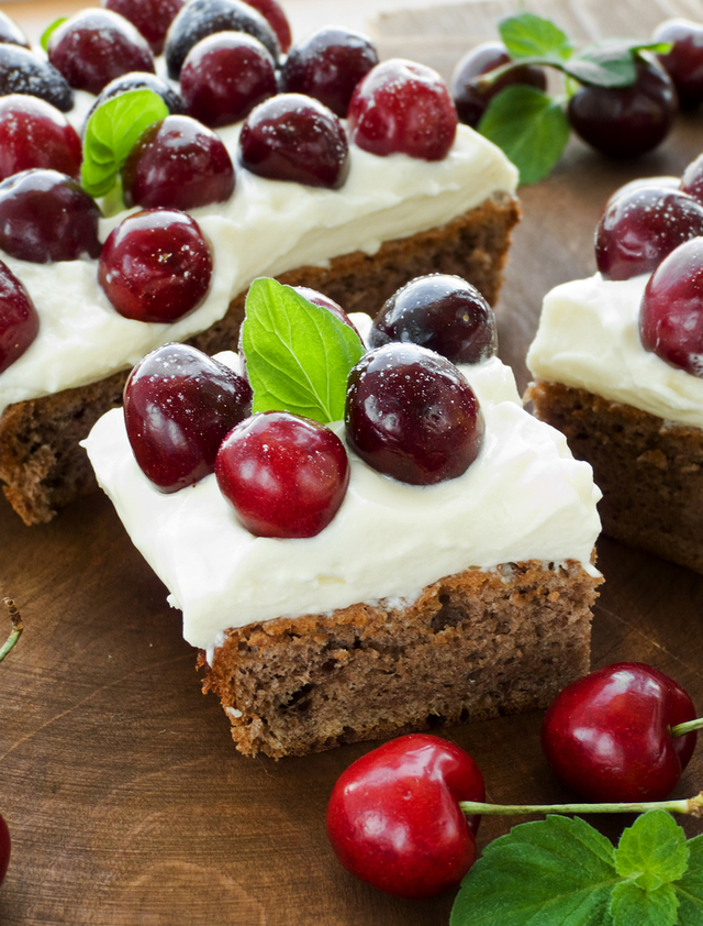 Chocolate and cherry cake