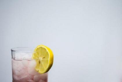 This Paloma cocktail with lime and grapefruit is one for the Margarita lovers!