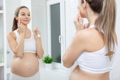 Your guide to a pregnancy-safe skin care routine