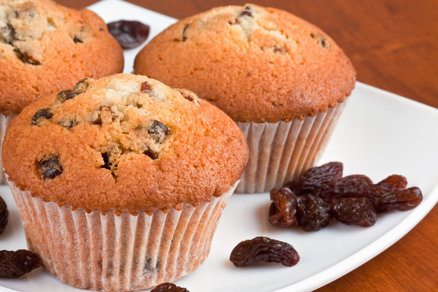 Apple and sultana muffins