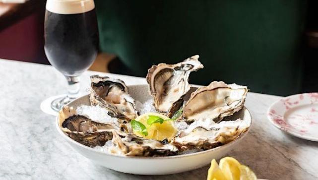 Top oyster shuckers ready for competition in Cork’s Metropole Hotel
