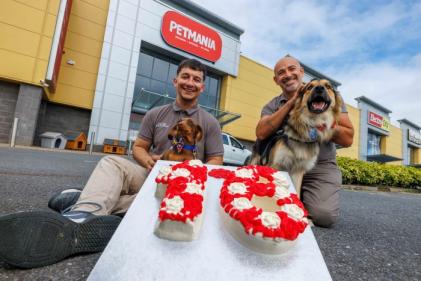 Irish owned business Petmania celebrates 16th birthday by hosting a dog friendly cake smash