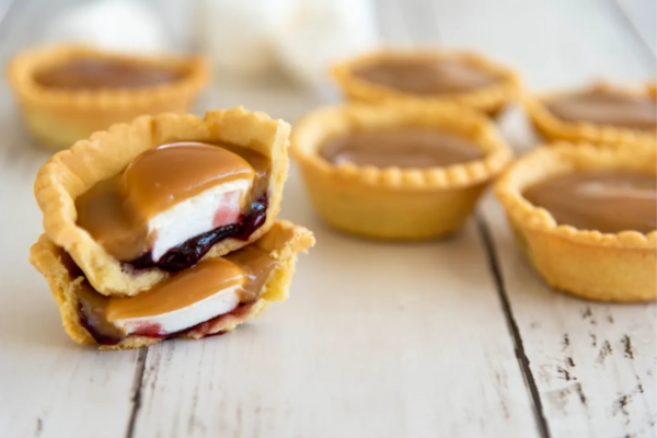 Recipe: Enjoy a mid-morning treat with these caramel & marshmallow tarts