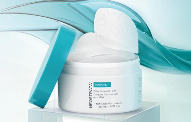 The latest offering from NeoStrata delivers skin brightening & smoothing effect in one easy step