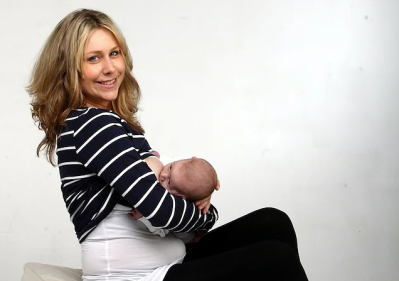 Award winning breastfeeding top provides added confidence for mums feeding in public