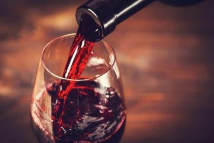 Study finds alarming rise in school parents drinking ‘multiple times a week’