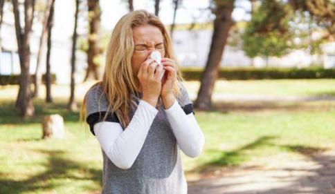 Dr. Doireann O’Leary shares her expert advice on managing hay fever season