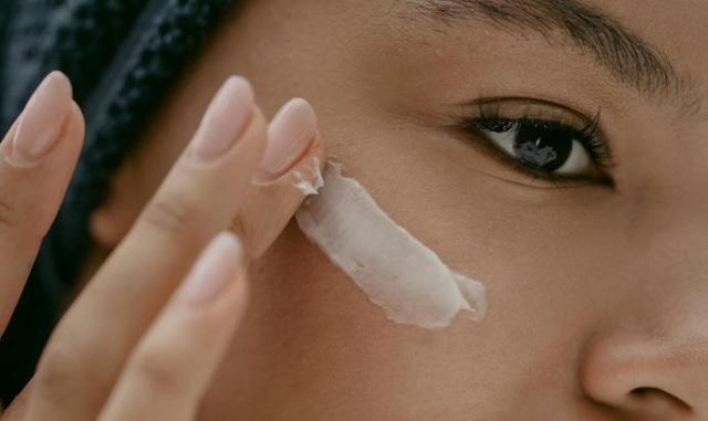 Understand the difference between hyperpigmentation and melasma