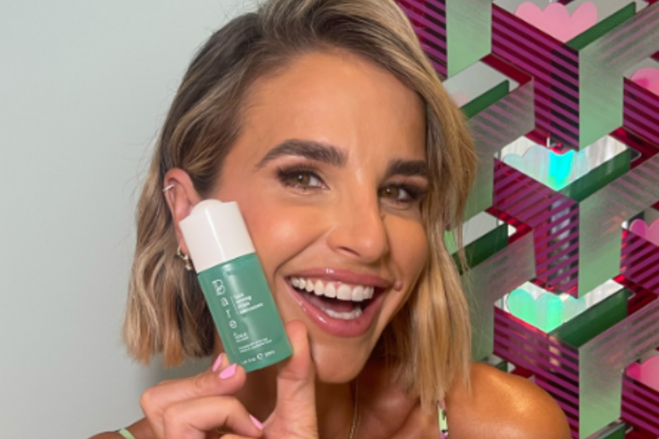 Bare by Vogue Williams unveils launch of innovative Face Tanning Drops