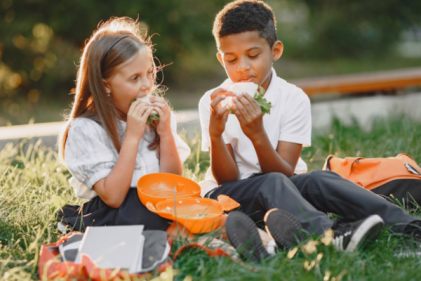 Top tips to make sure your child is eating & enjoying a well-balanced packed lunch 