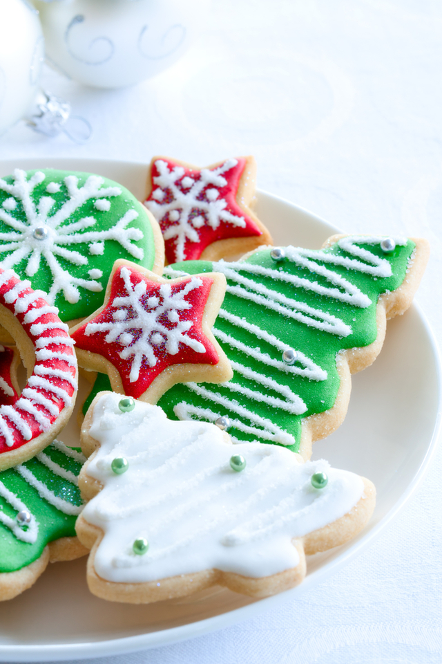 Kid’s iced Christmas cookies