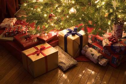 30+ perfect present ideas under €100: top Christmas finds for women this year