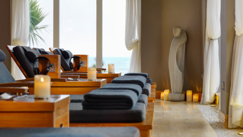 Inchydoneys Summer Glow Up package is the girls trip we all need