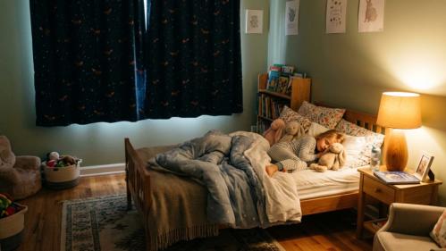 How to help your child sleep when its bright outside