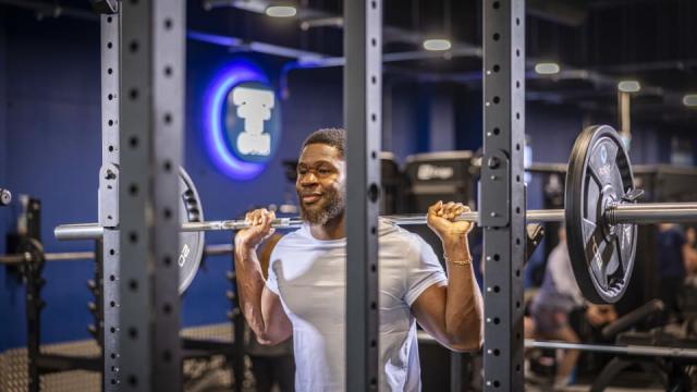 FLYEfit Is Letting Dads Into the Gym for Free This Fathers Day