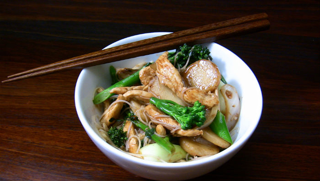Chinese chicken noodles