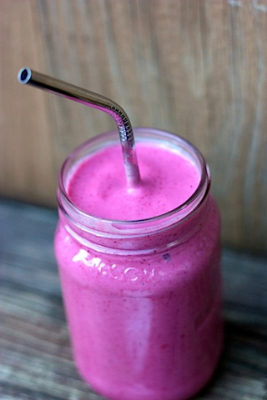 Protein packed blackberry smoothie