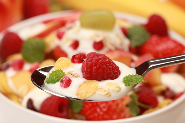 Honey muesli with raspberries