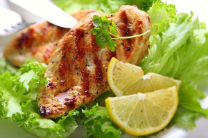 Chicken breasts with lemon and garlic