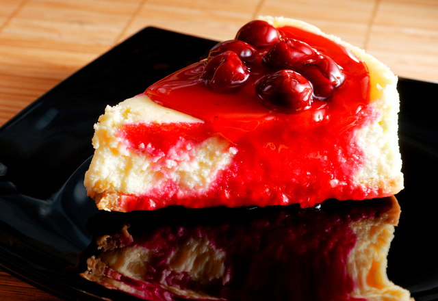 Low-fat cherry cheesecake
