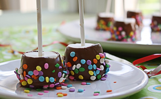 Chocolate marshmallow pops