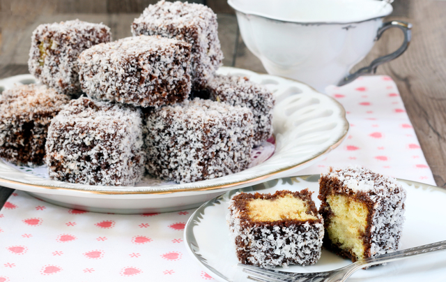 Chocolate lamingtons