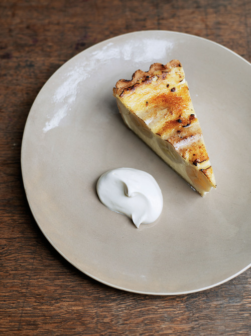 Banana and custard tart