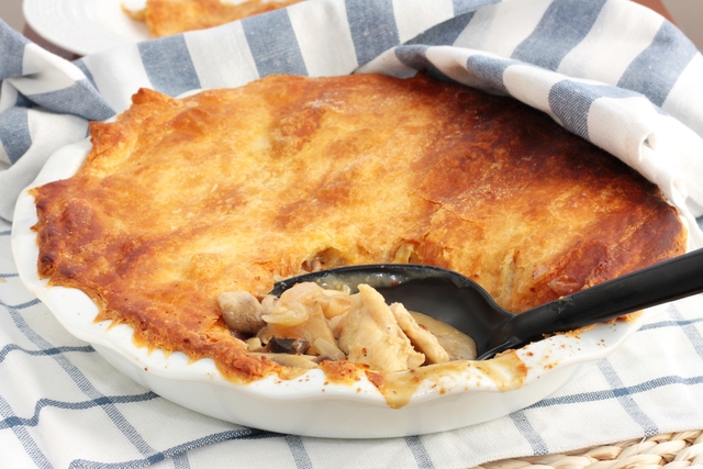 Chicken and mushroom pie