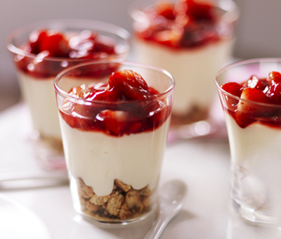 Low fat strawberry cheesecake pots