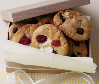 Raspberry and white chocolate chunk cookies